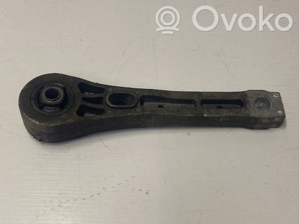 Volkswagen PASSAT B6 Engine mount bracket 