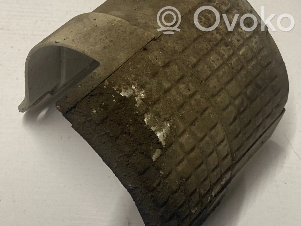 Volkswagen PASSAT B6 Protección térmica del escape 