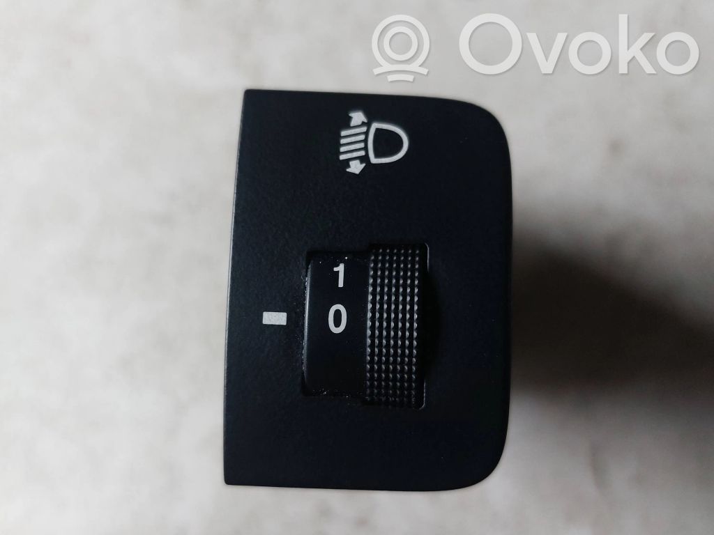 Hyundai Tucson JM Headlight level height control switch 