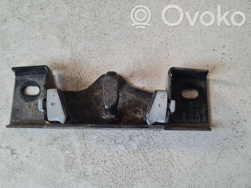 Volvo XC90 Loading door lock loop/hook striker 