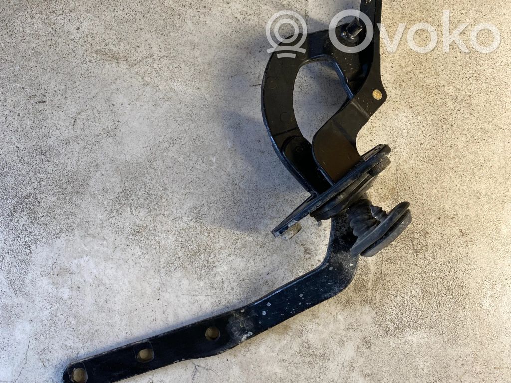 Volvo XC70 Tailgate/trunk/boot hinge 