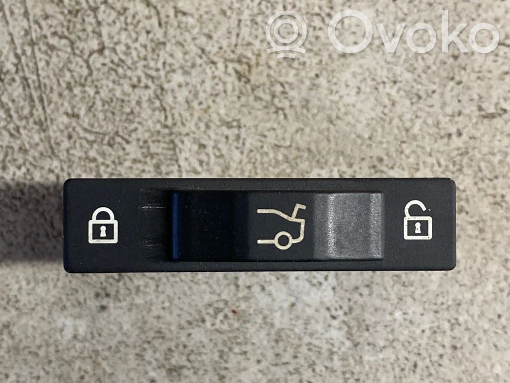 BMW 7 E65 E66 Tailgate/boot open switch button 