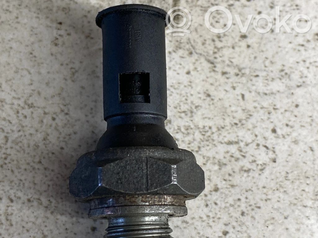 Volvo S40 Oil pressure sensor 