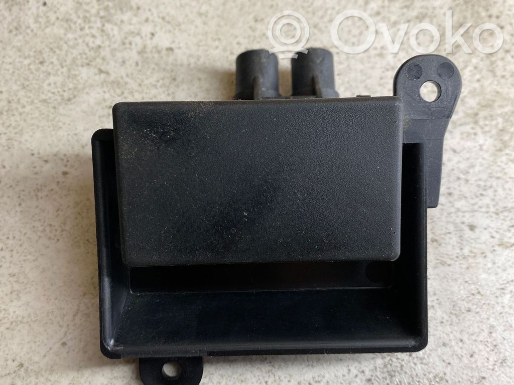 Volkswagen Phaeton Glove box handle 