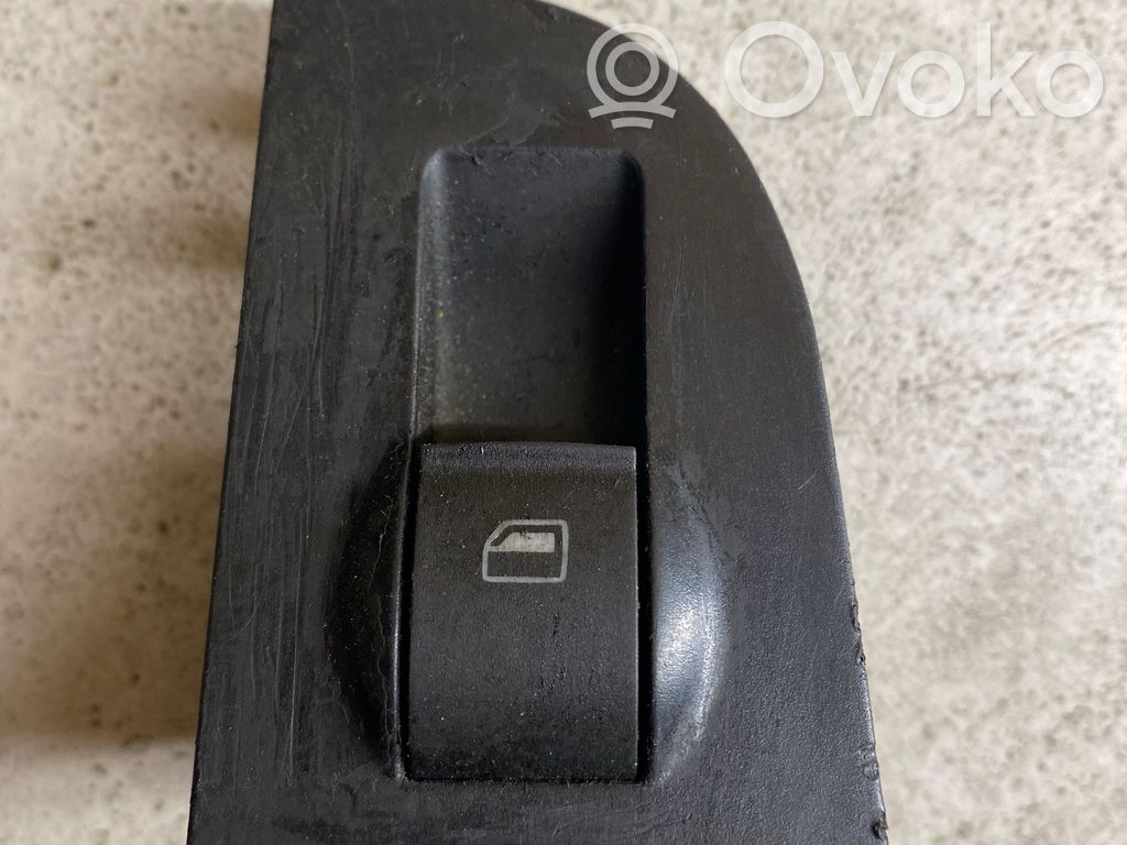 Audi A6 S6 C5 4B Electric window control switch 