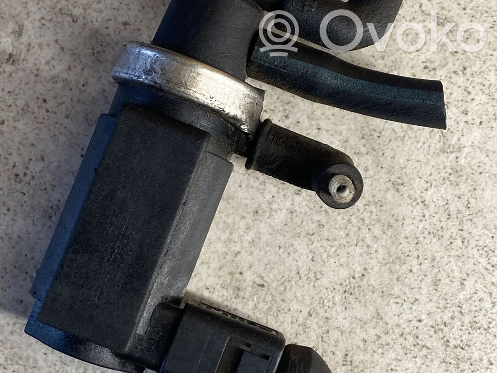 Audi A6 S6 C5 4B Solenoīda vārsts 