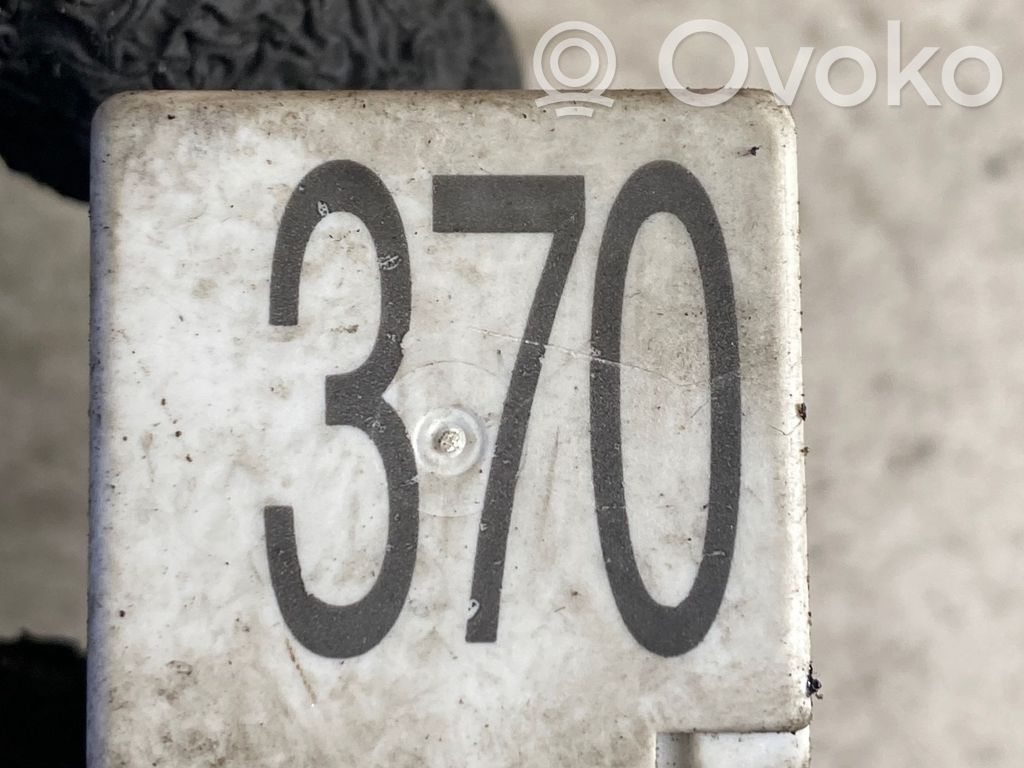 Otros relés   8D0951253,8611303,852187451,4H0951253,A002542261928,A0025427219