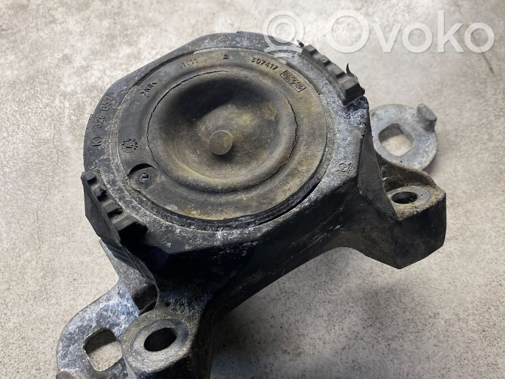 Engine mount bracket   326B26,3M516F012