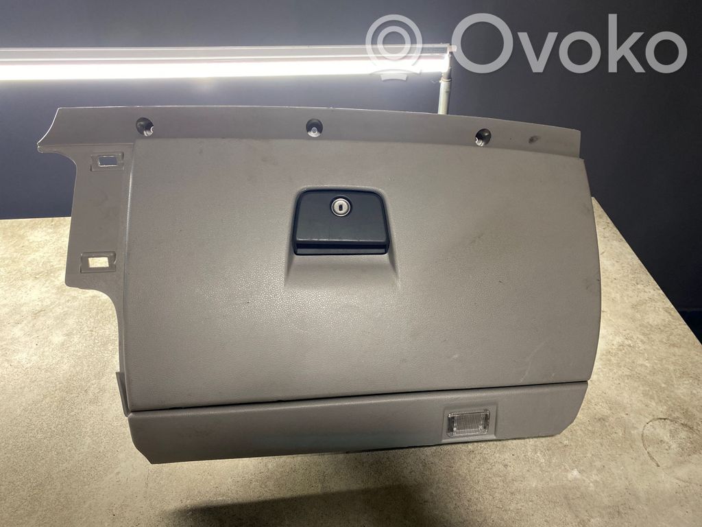 Volvo V50 Daiktadėžė 