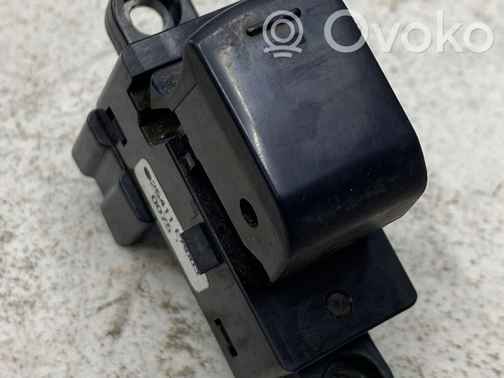 Nissan Pathfinder R51 Electric window control switch 