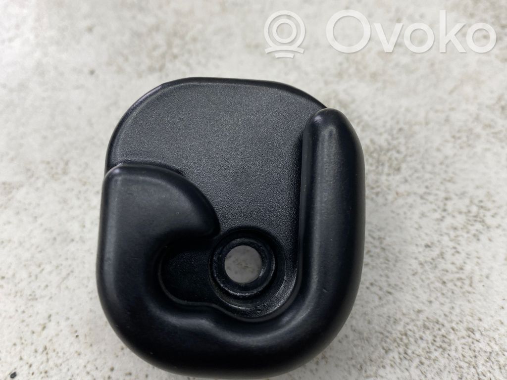 Parcel shelf load cover mount bracket   8232573