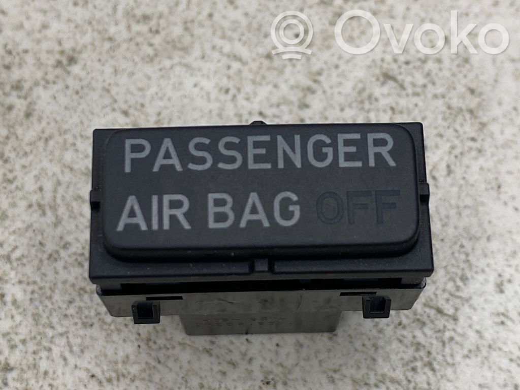 Volkswagen Golf V Wyłącznik poduszki powietrznej Airbag pasażera 
