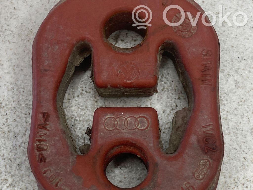 Volkswagen Golf V Staffa/supporto di montaggio della marmitta 