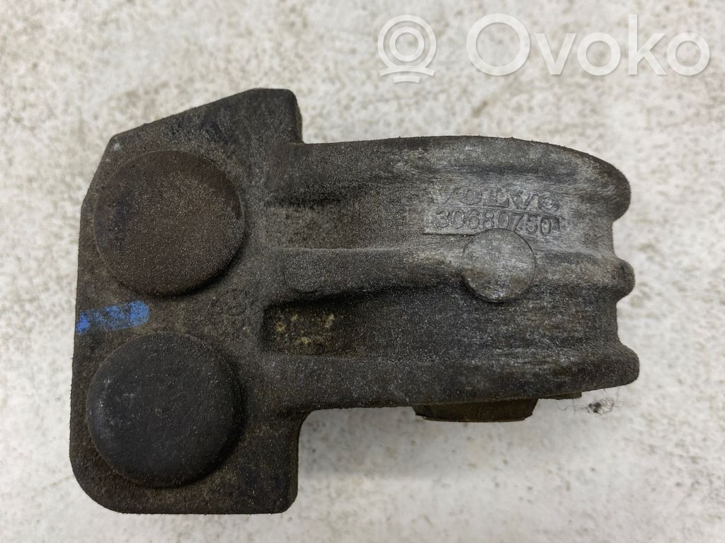 Volvo V70 Engine mount bracket 