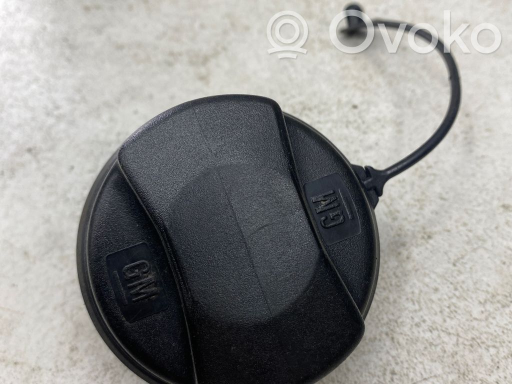 Opel Corsa D Tapa del depósito de combustible 