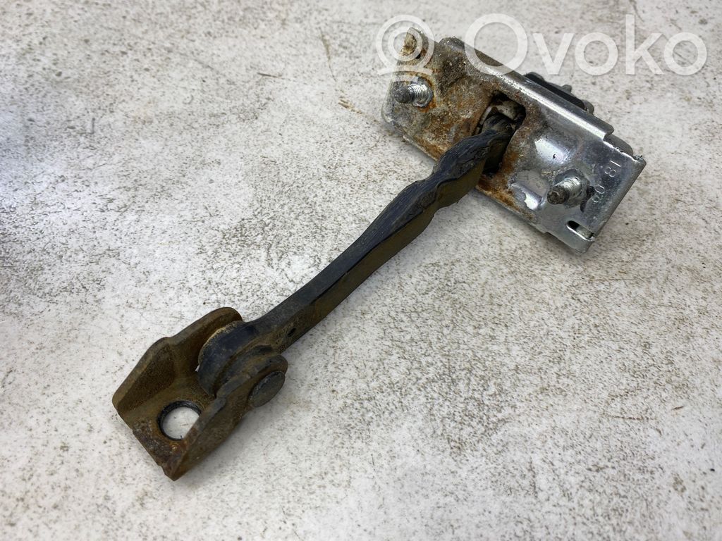 Opel Corsa D Etuoven pidätin 