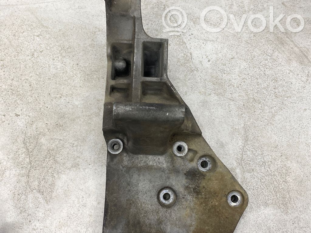 Nissan Pathfinder R51 A/C compressor mount bracket 