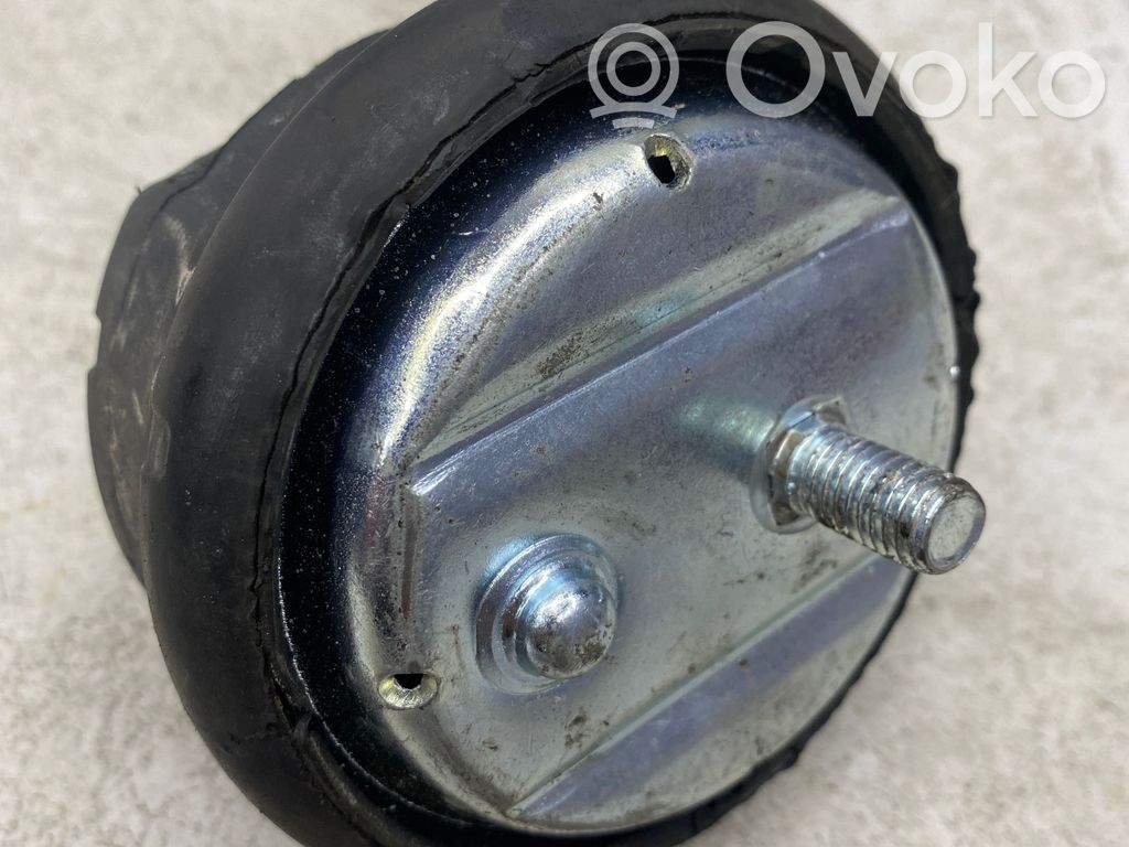 Engine mount bracket   6785583,2284501,17822AJ
