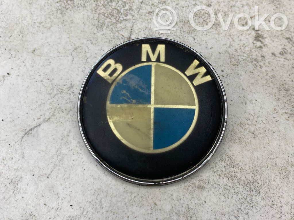 BMW 3 E46 Ražotāja emblēma 