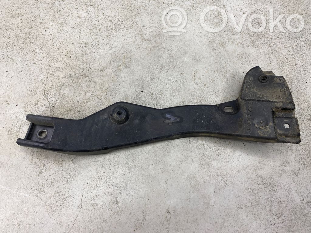 Audi A4 S4 B7 8E 8H Front bumper mounting bracket 
