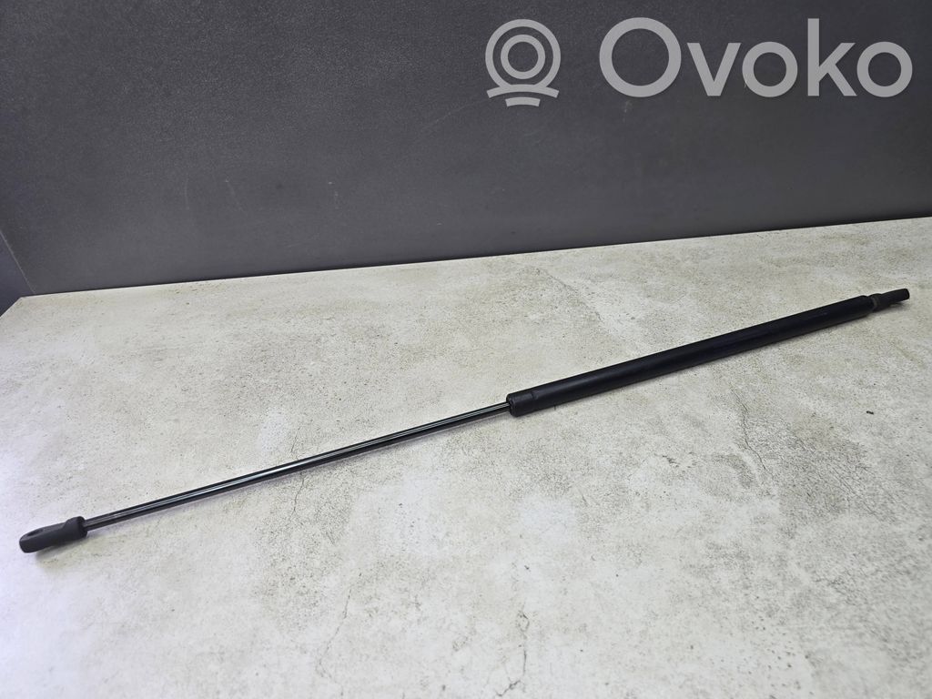 Audi A4 S4 B5 8D Siłownik maski przedniej 