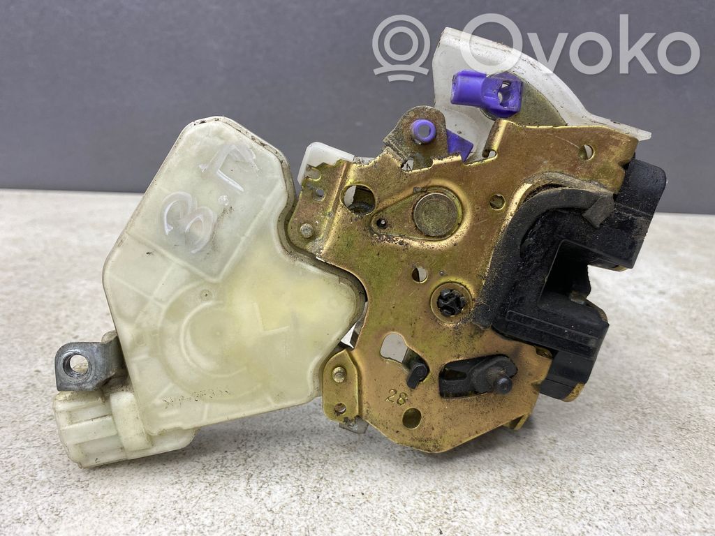 Nissan X-Trail T30 Rear door lock 