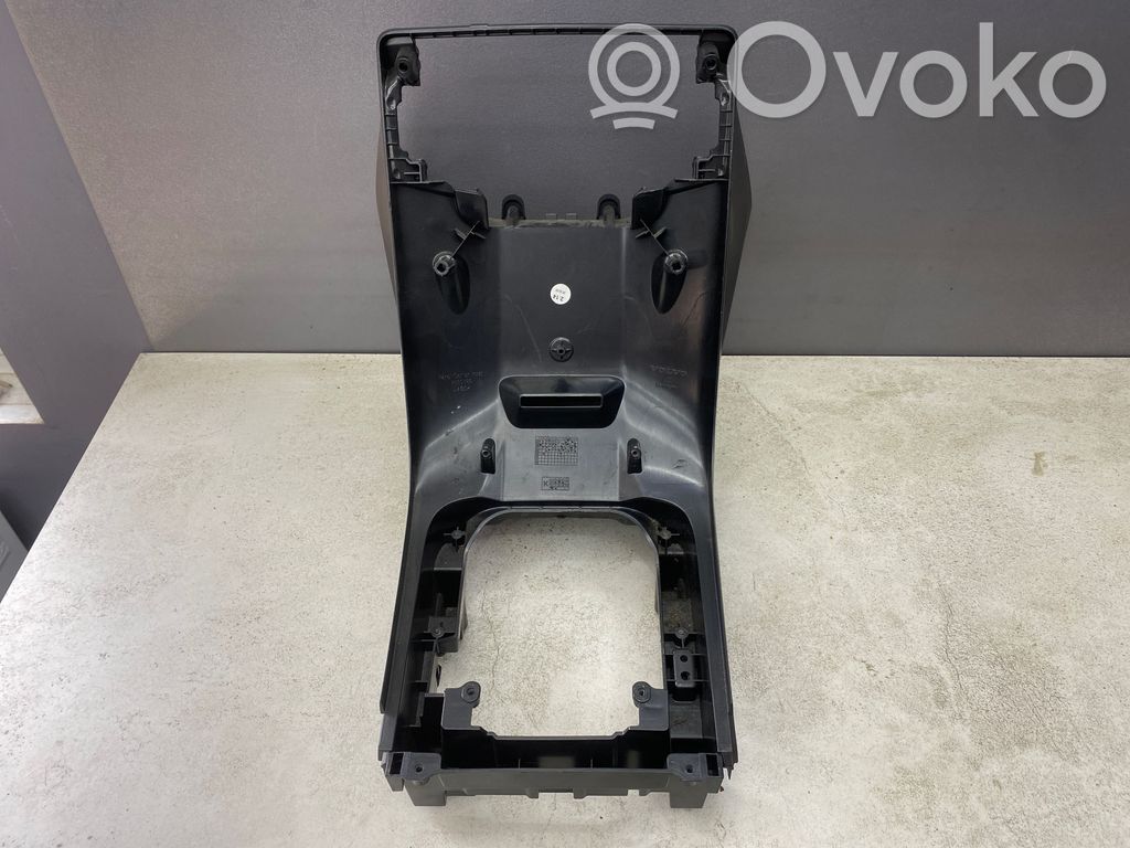Volvo V70 Center console 