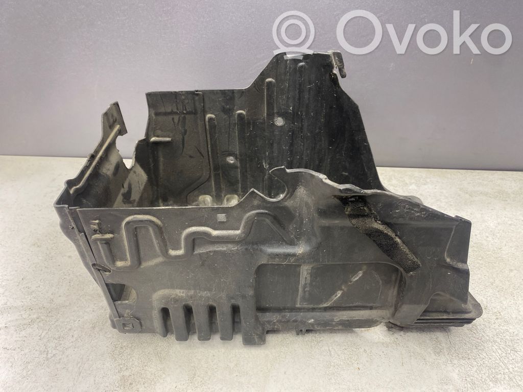Volvo V70 Akumuliatoriaus dėžė 