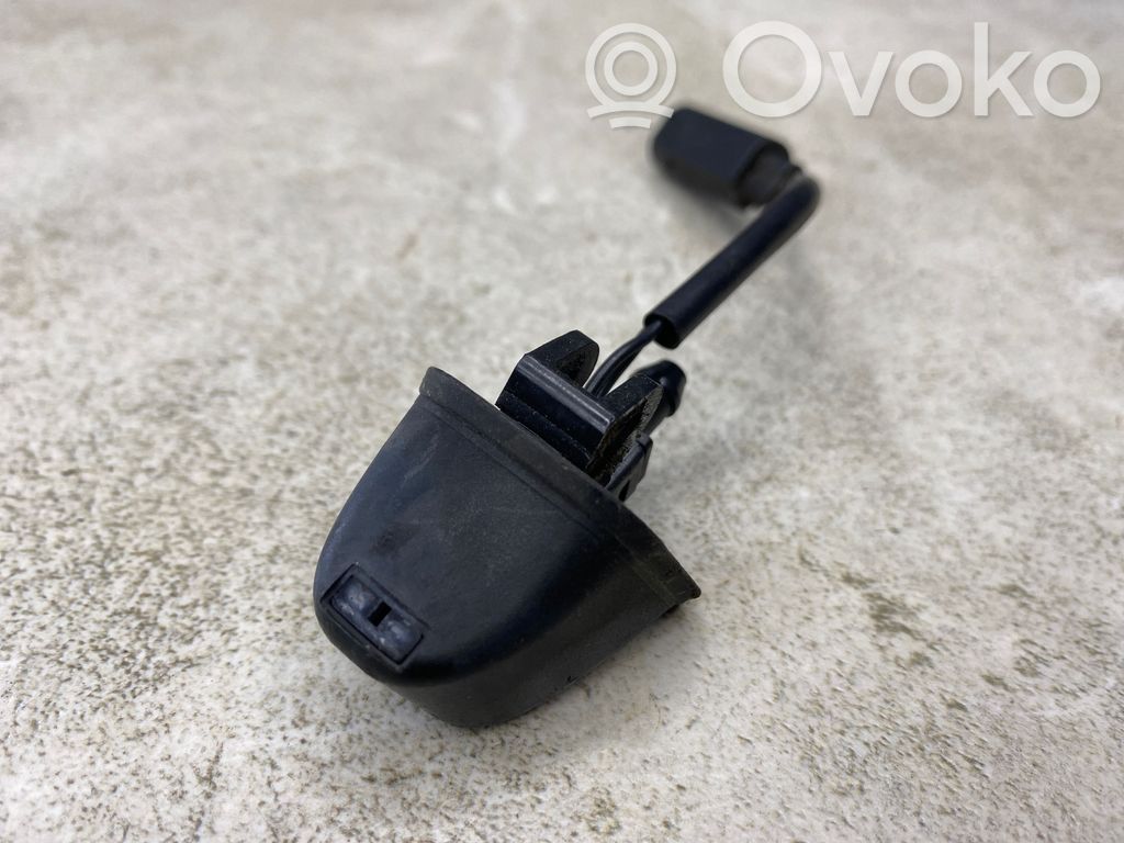 Windshield washer spray nozzle   8365385,19651621