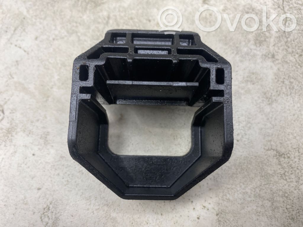 BMW 3 E90 E91 Radiator mount bracket 