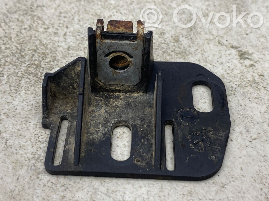 BMW 3 E90 E91 Front bumper mounting bracket 