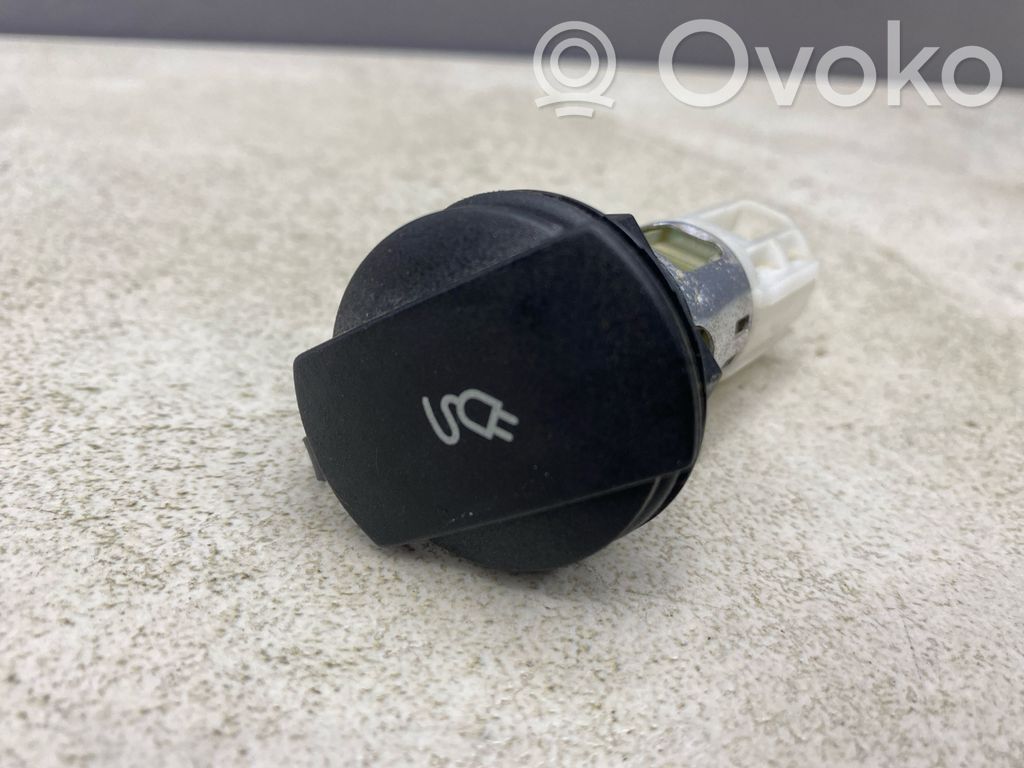 Volkswagen PASSAT B6 Enchufe de 12V (trasero) 