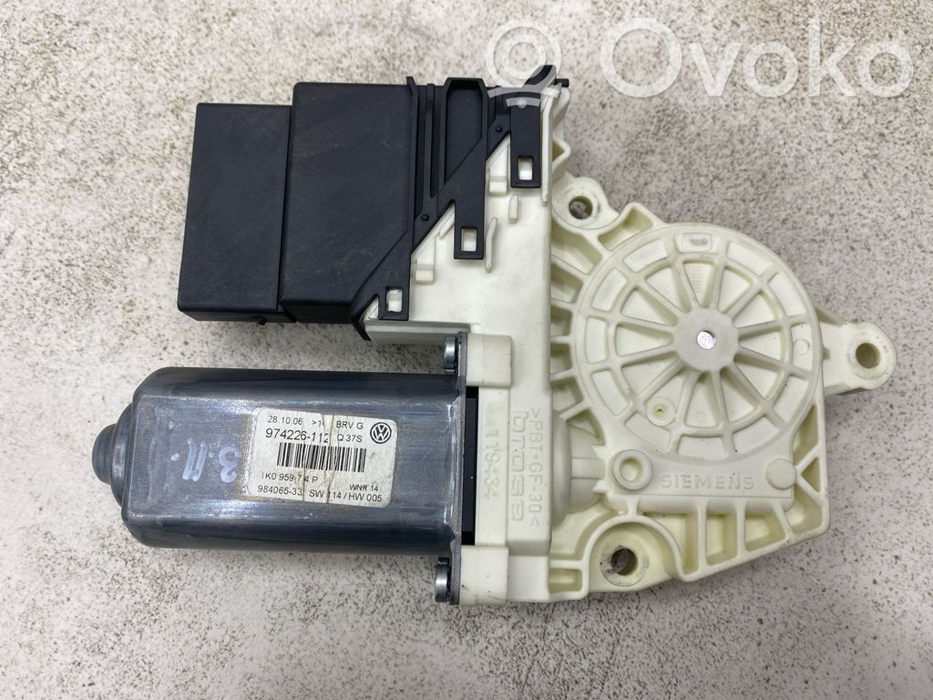 Volkswagen PASSAT B6 Silniczek podnoszenia szyby drzwi tylnych 