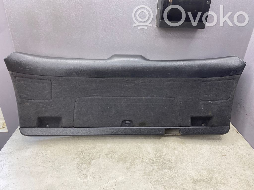 Audi A4 S4 B7 8E 8H Poszycie / Tapicerka tylnej klapy bagażnika 
