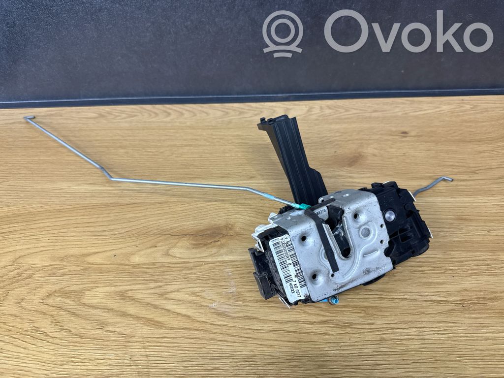 Dodge Caliber Front door lock 