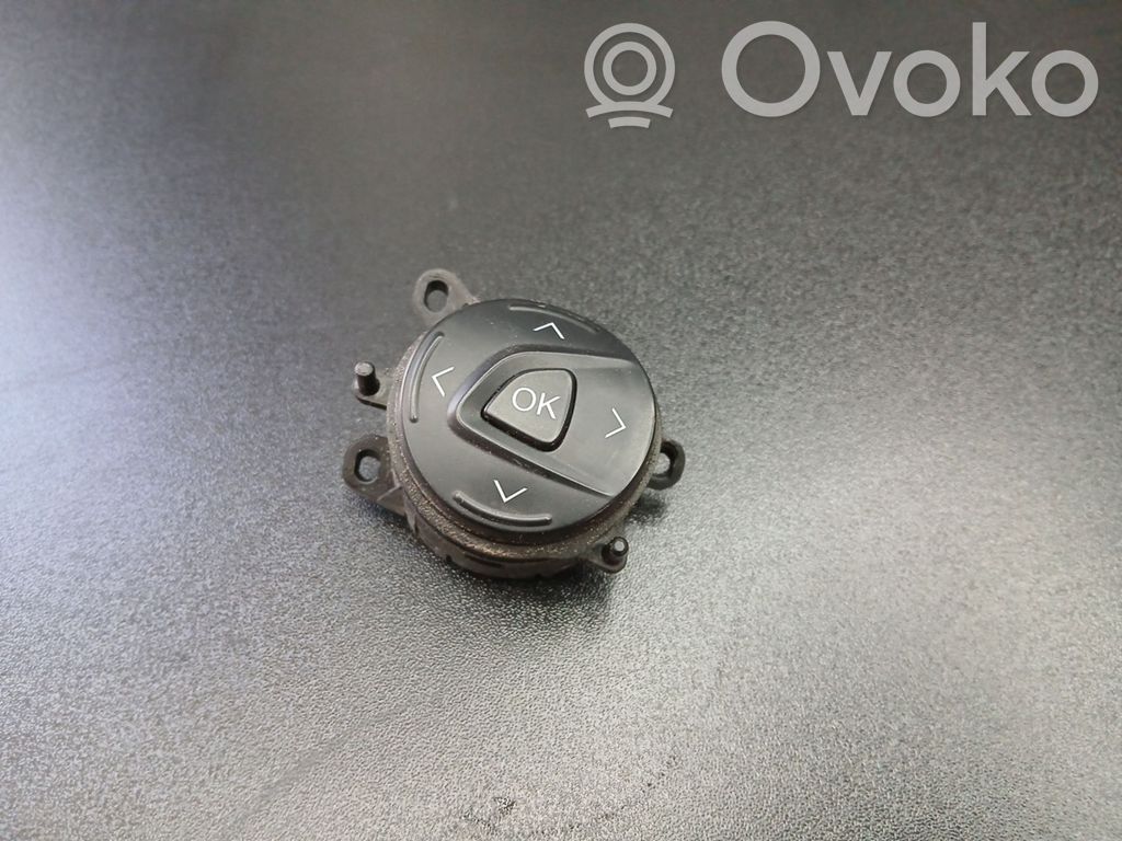 Ford C-MAX II Steering wheel buttons/switches 