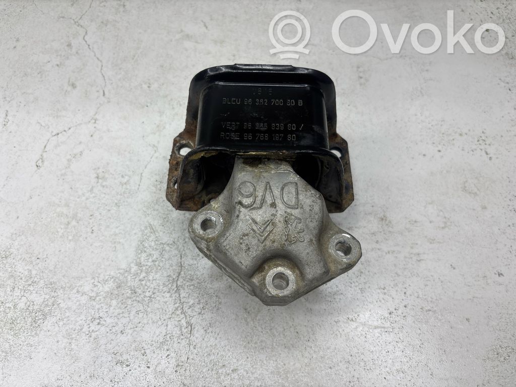 Citroen Berlingo Engine mount bracket 