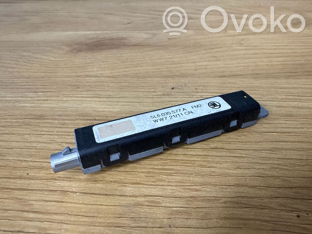 Skoda Octavia Mk2 (1Z) Aerial antenna amplifier 