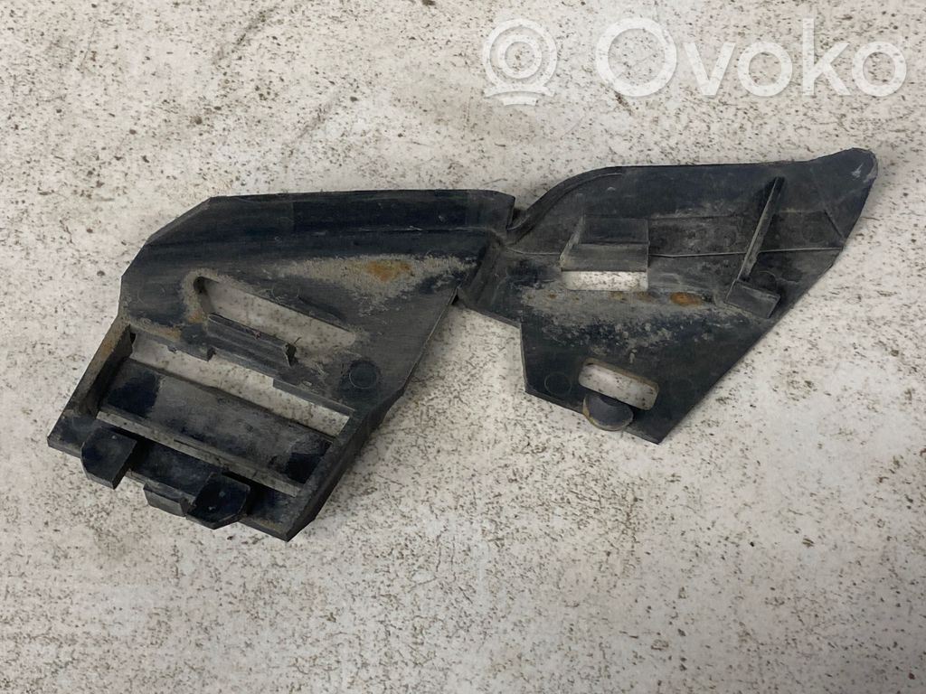 Volvo V50 Headlight/headlamp mounting bracket 