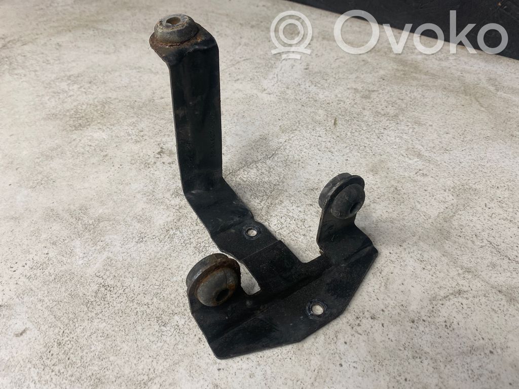 Volvo V50 ABS pump bracket 