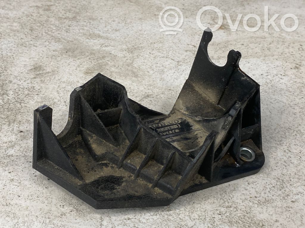 Volvo V50 Gear shift cable bracket 
