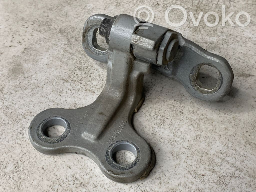 Volvo V50 Front door upper hinge 