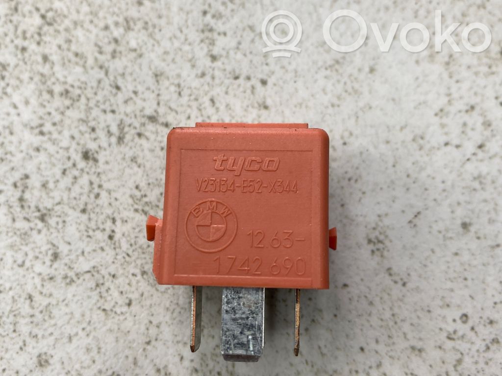 BMW 5 E60 E61 Other relay 