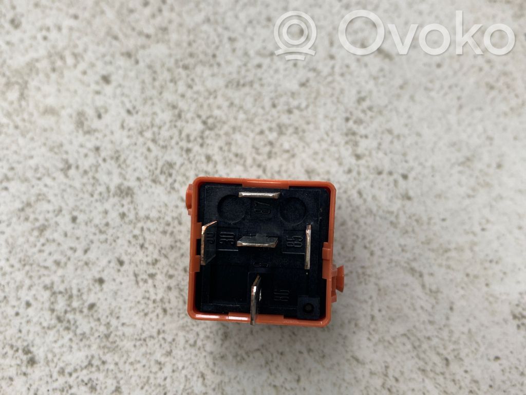 BMW 5 E60 E61 Other relay 