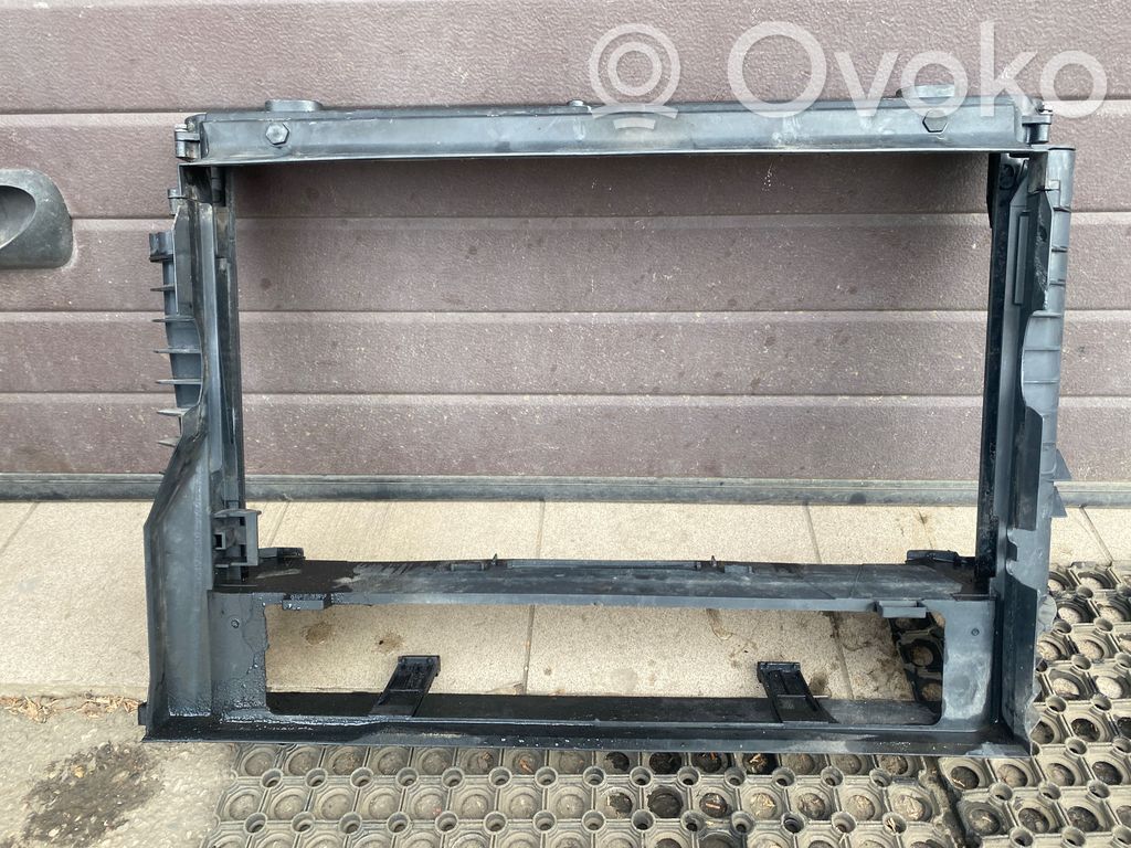 BMW 5 E60 E61 Radiatoru paneļa turētājs (televizora) 