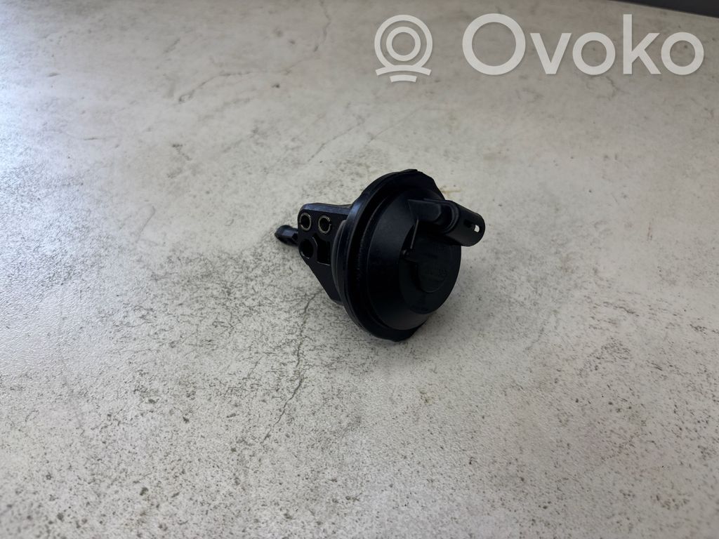 BMW 5 E60 E61 Vacuum valve 