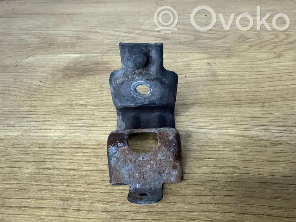 Opel Insignia A Uchwyt / Mocowanie chłodnicy 