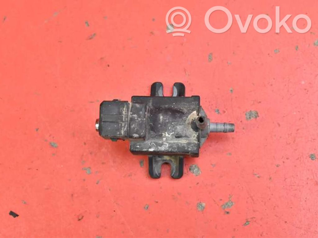 Opel Zafira B Válvula de vacío 