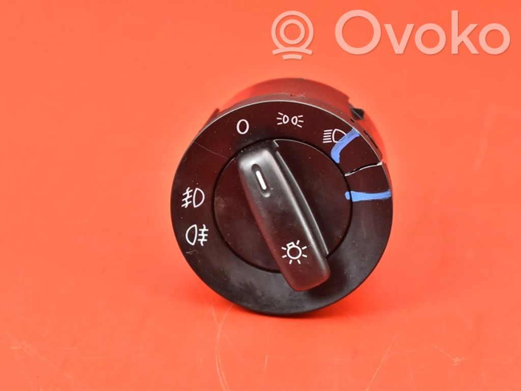 Volkswagen Golf V Light switch 