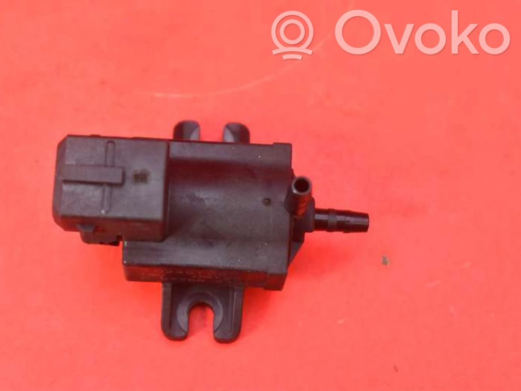 Opel Astra H Supapă vacuum 